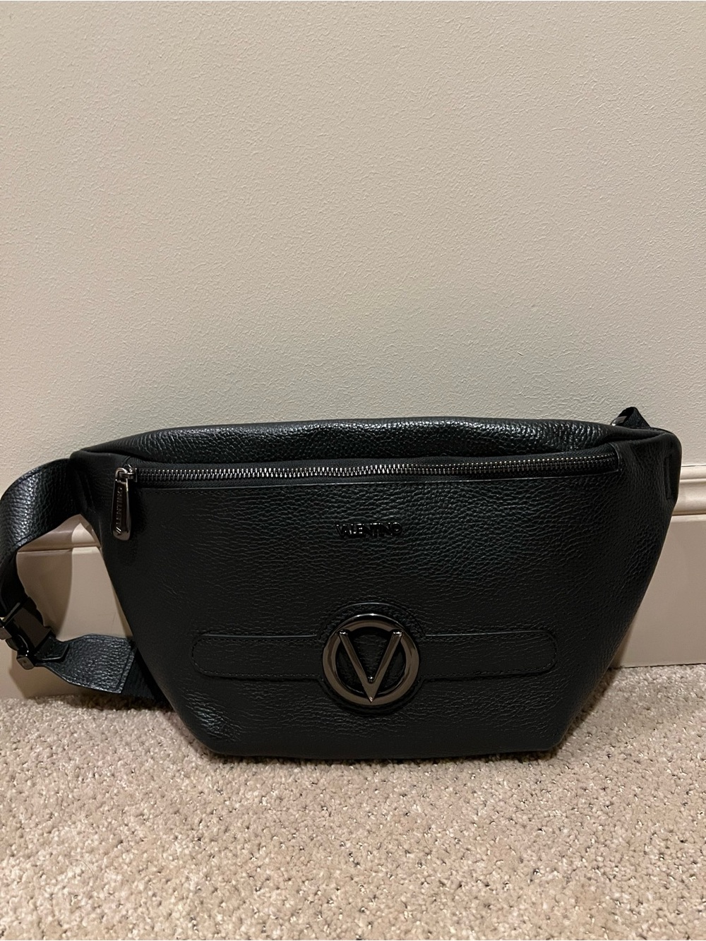 Mario Valentino Black Leather Belt Bag with V Logo - Picture 3 of 7